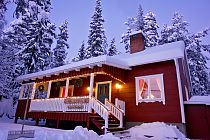 Das Gästehaus Valle's Hus unter dem ersten Schnee